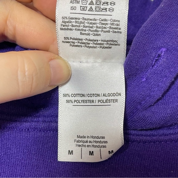 Gildan, Farming Lifeline Hoodie. Size Medium. Good used condition! - Picture 3 of 5